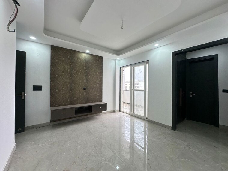Room, parklands 4 Bedroom 1600 Sq.Ft. Builder Floor In Sector 85 Faridabad 9727400