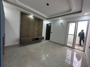 Room in 4 BHK Builder Floor at Parklands, Sector 85 – for Rent