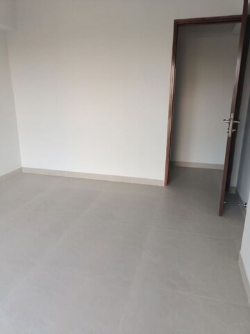 Room in 2.5 BHK Apartment at Adani Atelier Greens, Koregaon Park – for Rent