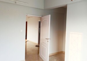 Room in 2 BHK Apartment at Thammanam – for Rent