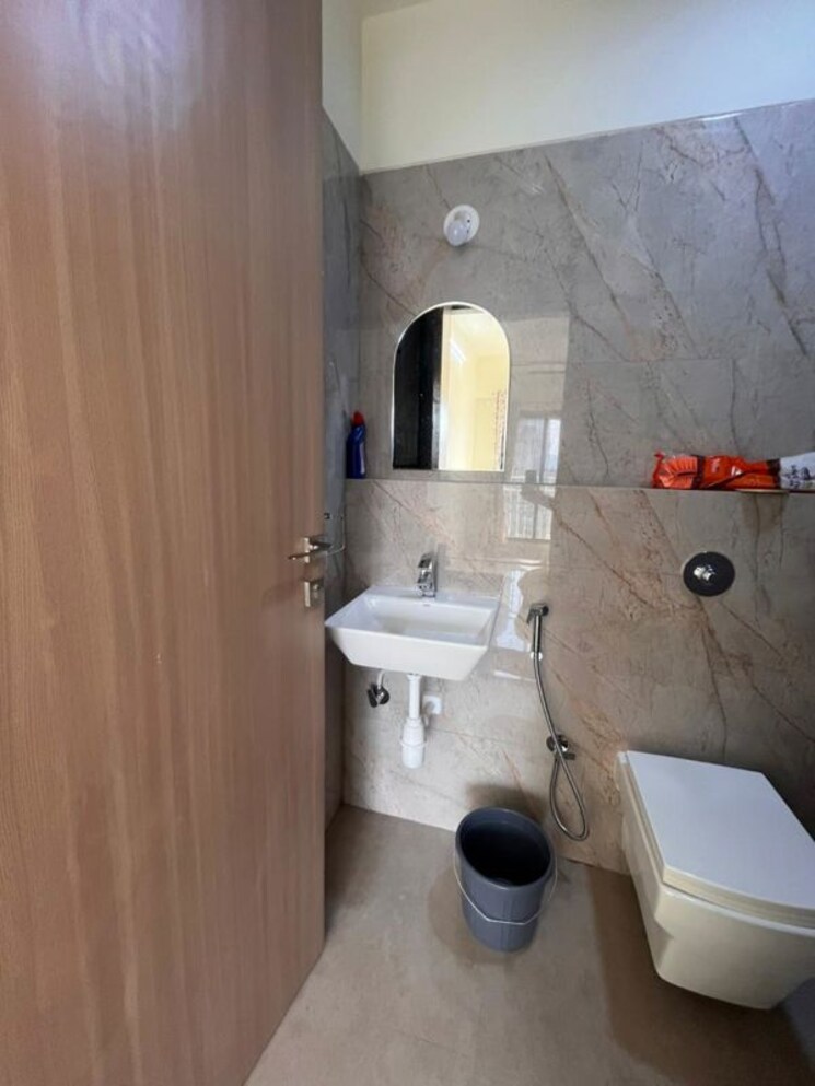 Bathroom, oxford-navrang-crystal 2 Bedroom 655 Sq.Ft. Apartment In Goregaon West Mumbai 9727457
