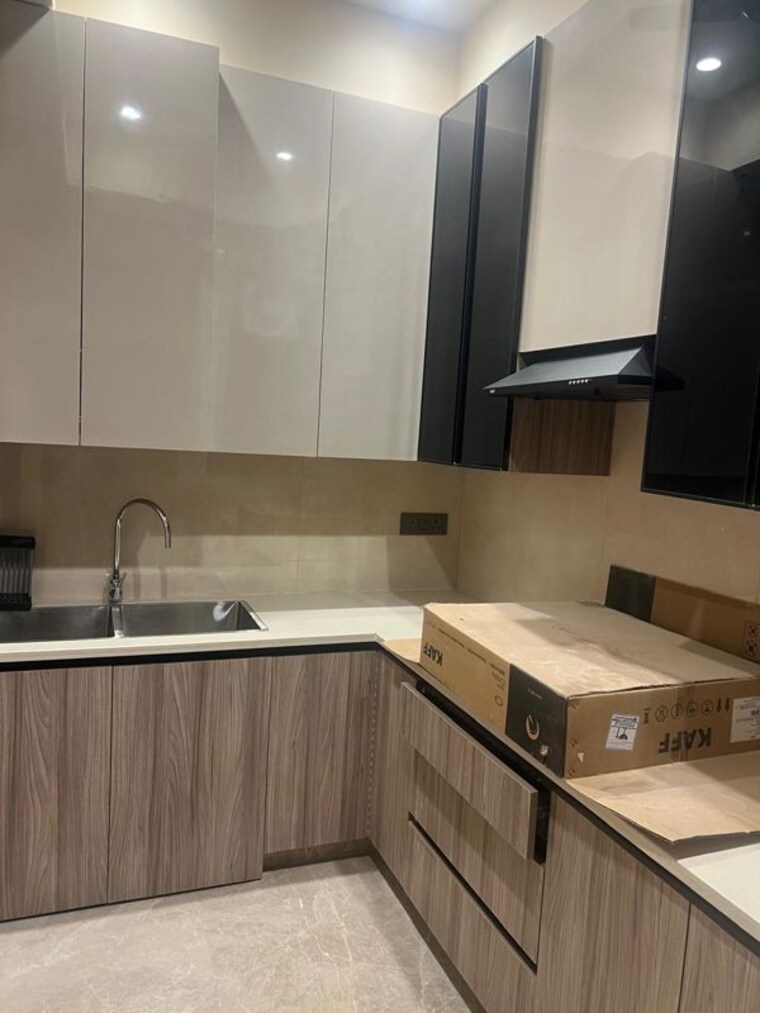 Kitchen, east of kailash 3 Bedroom 125 Sq.Yd. Builder Floor In East Of Kailash Delhi 9727481