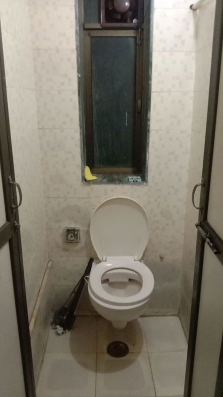 Bathroom, mahalaxmi-chs-worli 1 Bedroom 350 Sq.Ft. Apartment In Worli Mumbai 9727489