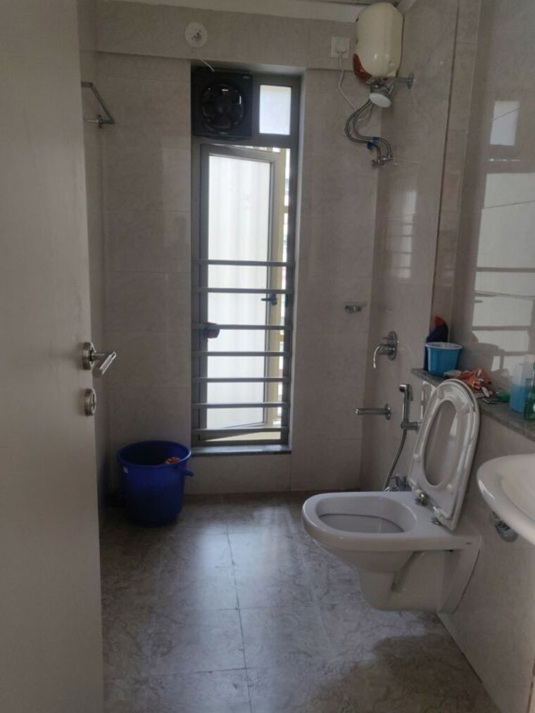 Bathroom, sheth-vasant-oasis 2 Bedroom 678 Sq.Ft. Apartment In Andheri East Mumbai 9727500