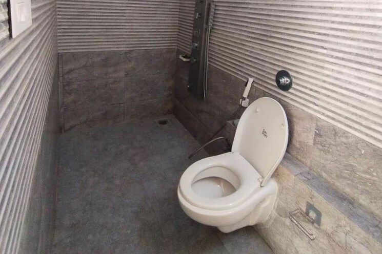 Bathroom, sethia-grandeur 2 Bedroom 687 Sq.Ft. Apartment In Bandra East Mumbai 9727506