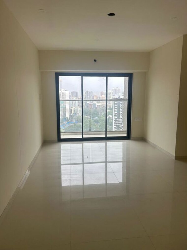 Room, churchgate Commercial Office Space 4700 Sq.Ft. In Churchgate Mumbai 9727508