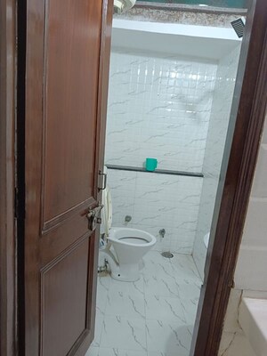 Bathroom in 2 BHK Builder Floor at Dayanand Colony – for Rent