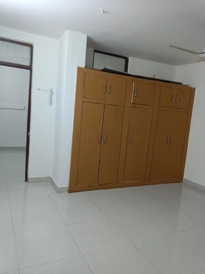 2 BHK Builder Floor For Rent in Dayanand Colony