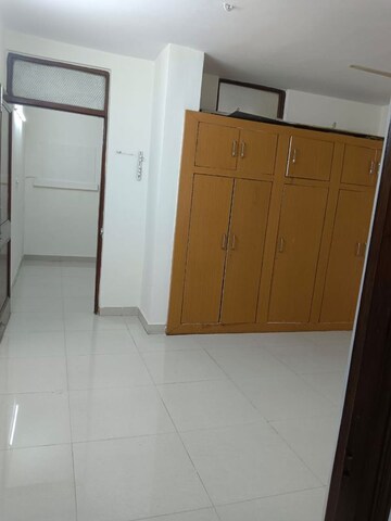 Bedroom in 2 BHK Builder Floor at Dayanand Colony – for Rent
