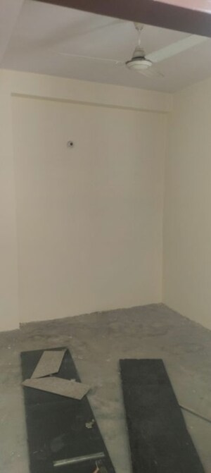 Room in 2 BHK Builder Floor at Maidan Garhi – for Rent