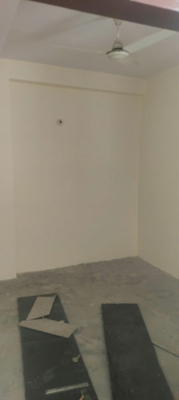 Room, maidan garhi 2 Bedroom 900 Sq.Ft. Builder Floor In Maidan Garhi Delhi 9727525