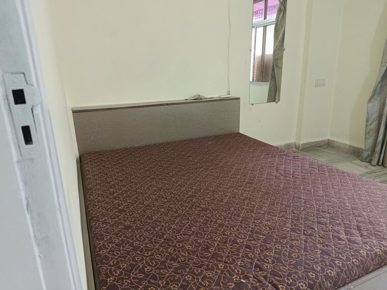 Room, malad west Pg For Boys & Girls In Malad West 9727531