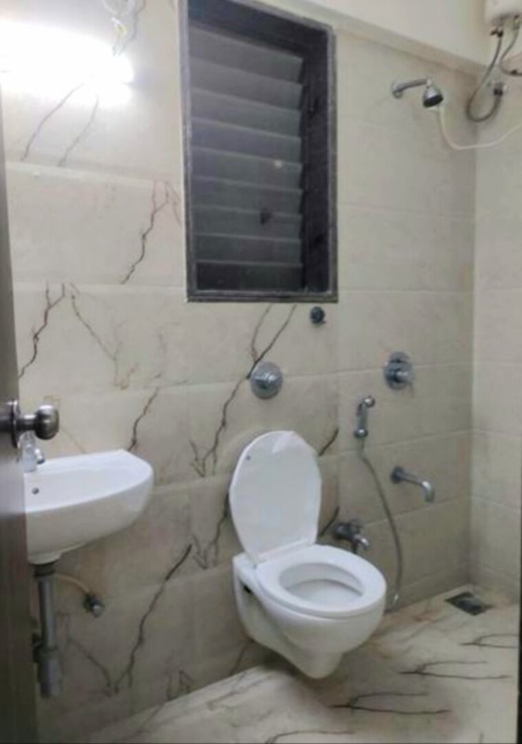 Bathroom, anon-mulund-giriraj-chs 2 Bedroom 650 Sq.Ft. Apartment In Mulund West Mumbai 9727539