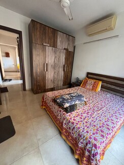 2 BHK Apartment For Rent in Satellite Royale