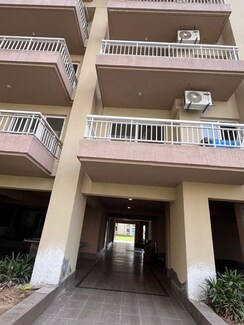 3 BHK + Servant Room Apartment For Sale in Silverglades The Melia