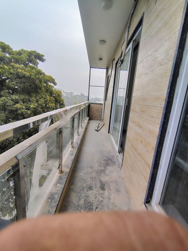 Balcony, sector 23 1 Bedroom 500 Sq.Ft. Builder Floor In Sector 23 Gurgaon 9727577