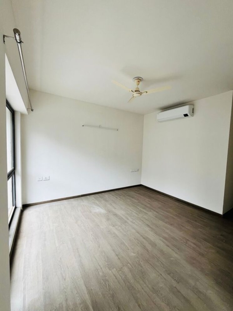 Room, adani-samsara 3 Bedroom 2500 Sq.Ft. Builder Floor In Sector 60 Gurgaon 9727620