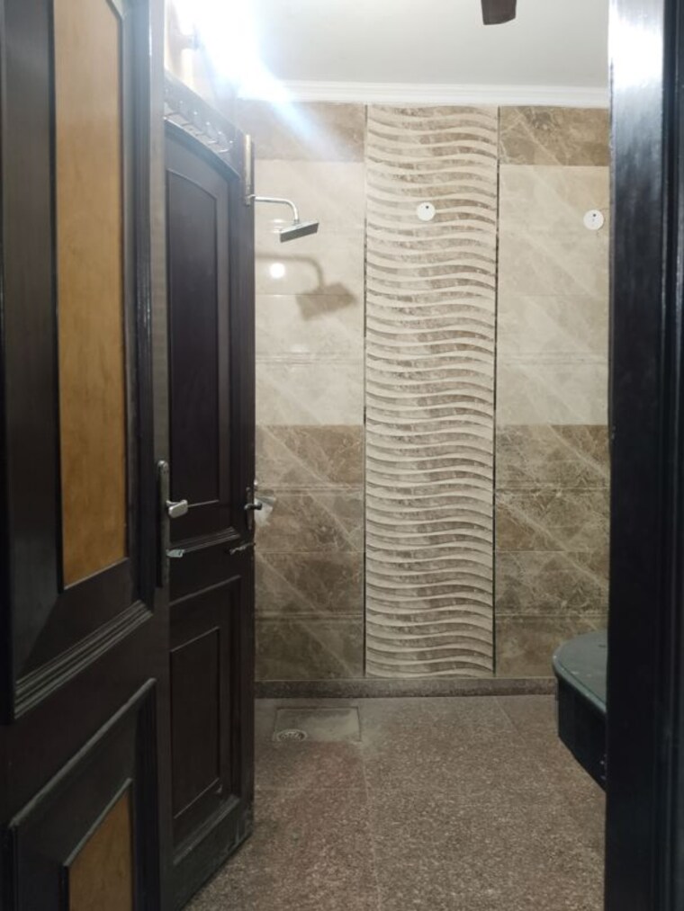 Bathroom, sector 35 3 Bedroom 3150 Sq.Ft. Builder Floor In Sector 35 Faridabad 9727639