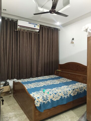 Bedroom in 3 BHK Builder Floor at Sector 35 – for Rent