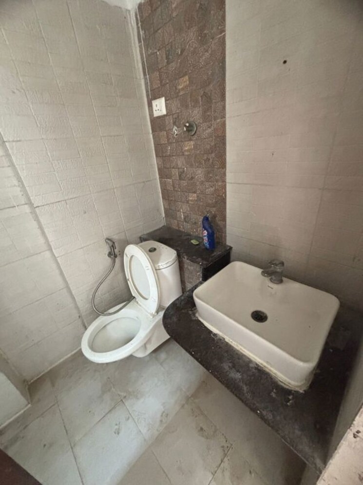 Bathroom, wall-rock-aishwaryam 2 Bedroom 1125 Sq.Ft. Apartment In Sector 16c Greater Noida Greater Noida 9727649
