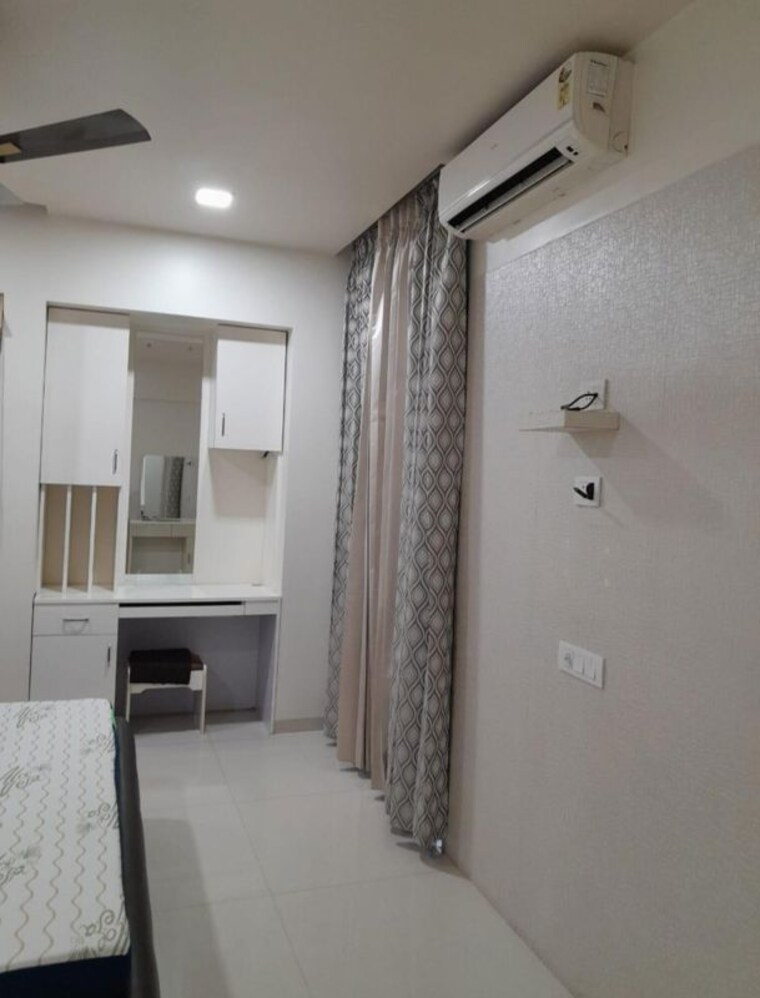 undefined, alcon-royce 3 Bedroom 1100 Sq.Ft. Apartment In Kondhwa Pune 9727677