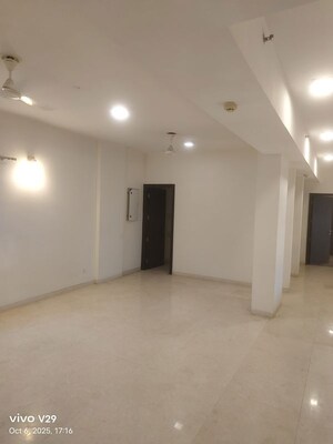 5 BHK Villa For Rent in Emaar The Palm Springs, Sector 54