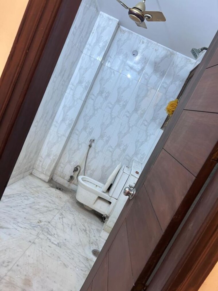 Balcony, nirman vihar 2 Bedroom 900 Sq.Ft. Builder Floor In Nirman Vihar Delhi 9727693