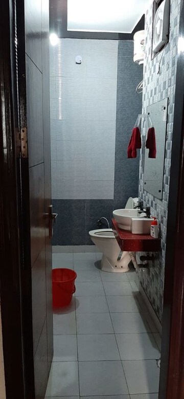 Bathroom in 2 BHK Builder Floor at RWA Apartments Sector 45, Sector 45 – for Rent