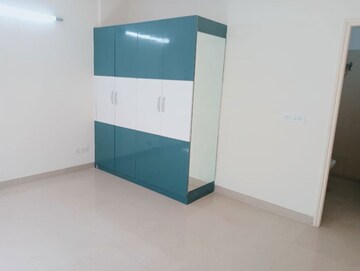 Room in 2 BHK Apartment at Eros Wembley Estate, Sector 50 – for Rent