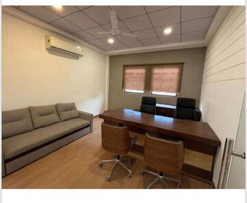  Office Space For Rent in Khora
