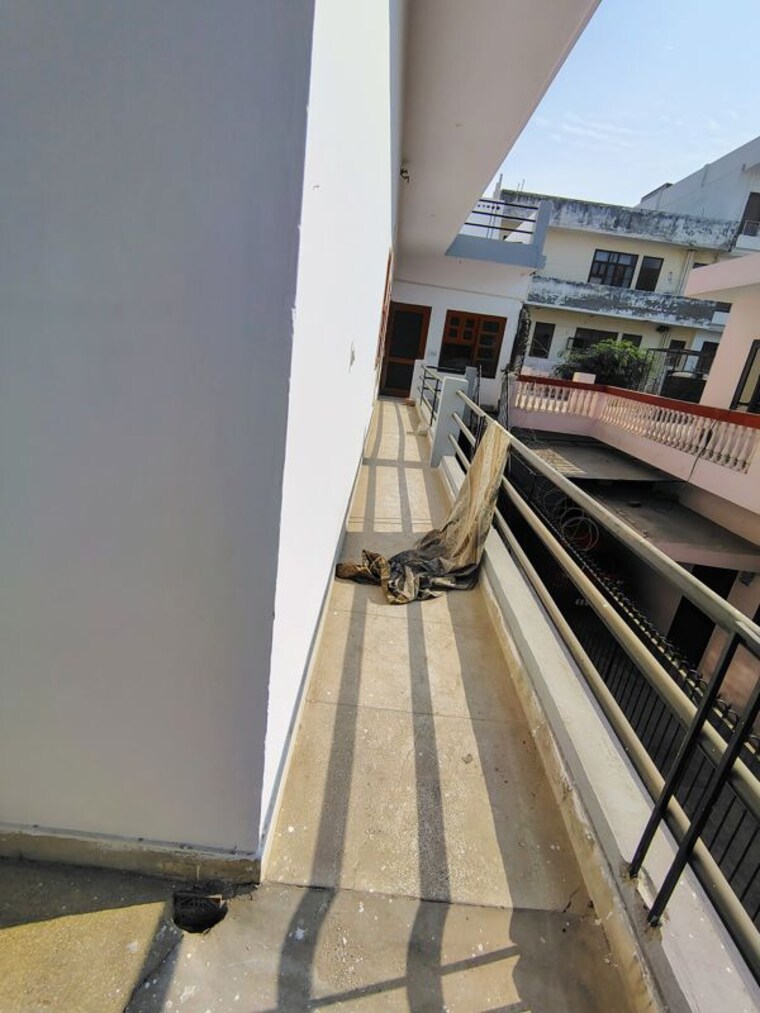 Balcony, palam vihar 3 Bedroom 500 Sq.Yd. Builder Floor In Palam Vihar Gurgaon 9727737