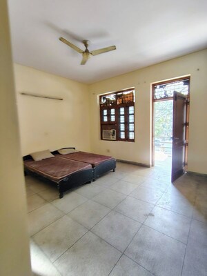 Bedroom in 3 BHK Builder Floor at Palam Vihar – for Rent