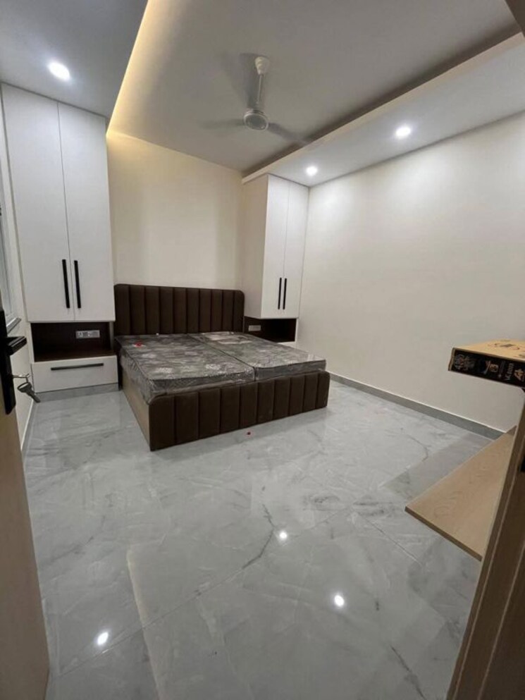 Bedroom, freedom fighters enclave 2 Bedroom 1000 Sq.Ft. Apartment In Freedom Fighters Enclave Delhi 9727744