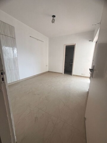 Room in 3 BHK Apartment at Eros Sampoornam, Sector 2 Greater Noida – for Sale