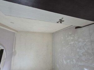 Room in 2.5 BHK Builder Floor at Mayur Vihar – for Rent