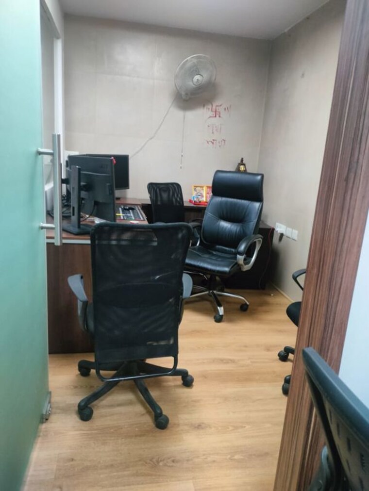 Team Area, sector 2 Commercial Office Space 700 Sq.Ft. In Sector 2 Noida 9727769