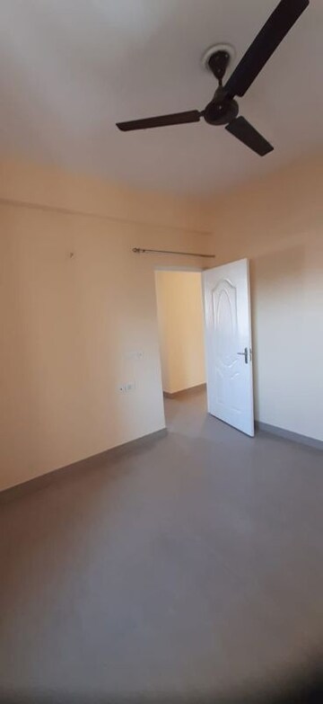 Room in 2 BHK Apartment at Shree Vardhman Mantra, Sector 67 – for Sale