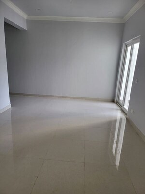 Room in 3 BHK Apartment at Central Park Flower Valley Aqua Front Towers, Sohna Sector 33 – for Sale