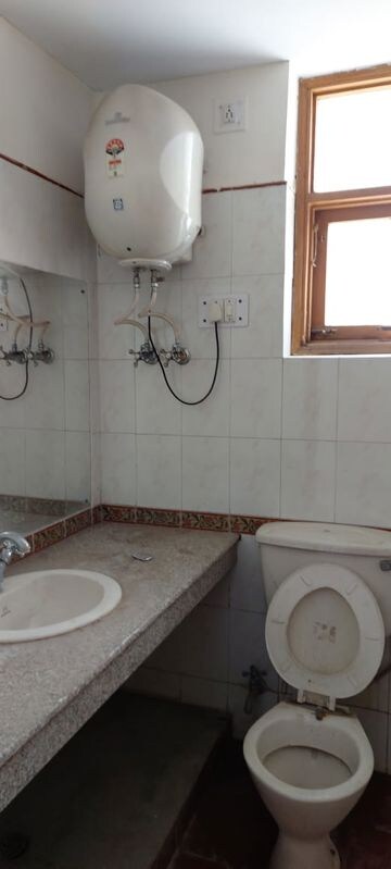 Bathroom in 4 BHK Apartment at Ansal Sushant Estate, Sector 52 – for Rent