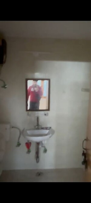 Furnished Amenities in 2 BHK Apartment at Vasant Apartment Mayur Vihar, Mayur Vihar 1 – for Rent