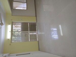 Room in 2 BHK Apartment at Ambiience Antilia, Bavdhan – for Rent