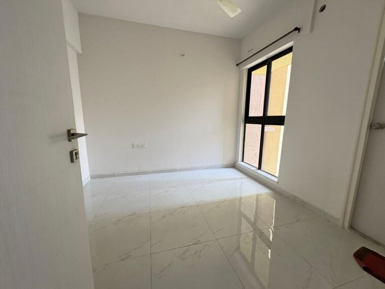 Room, runwal-gardens-phase-3 1 Bedroom 446 Sq.Ft. Apartment In Kalyan Shilphata Road Thane 9727833