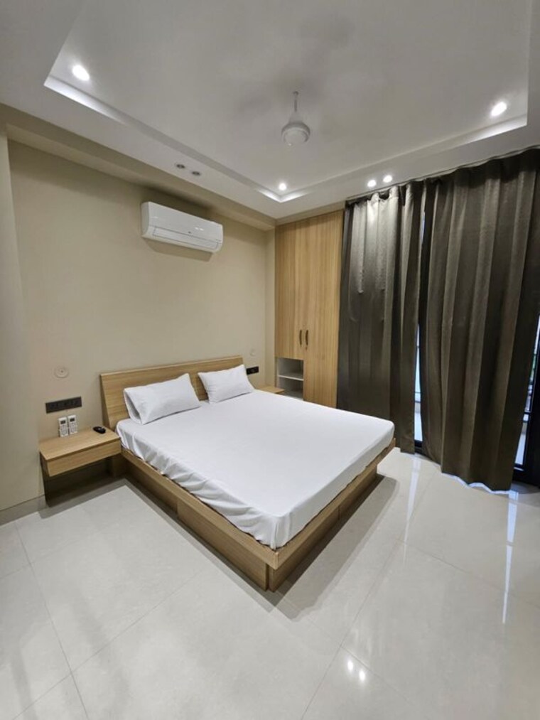 Bedroom, sector 42 1 Bedroom 710 Sq.Ft. Builder Floor In Sector 42 Gurgaon 9727835
