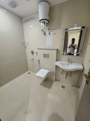 Bathroom in 1 BHK Builder Floor at Sector 42 – for Rent