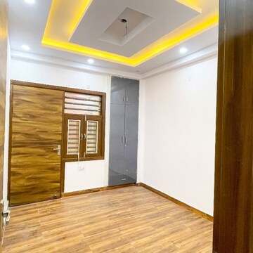 Room in 3 BHK Builder Floor at Dwarka – for Sale