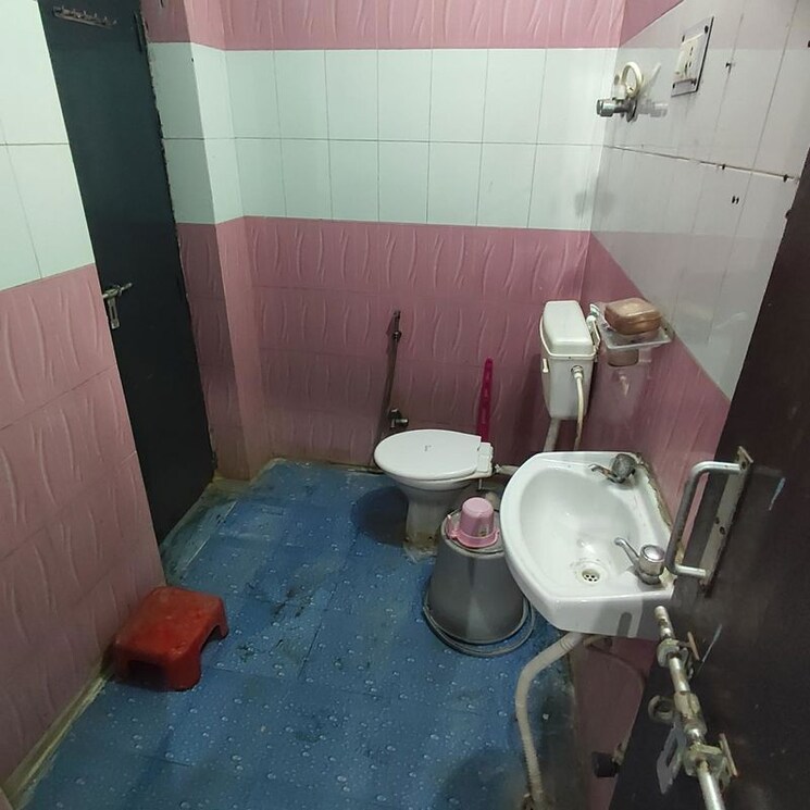 Bathroom, xu iii greater noida 2 Bedroom 120 Sq.Mt. Independent House In Xu Iii Greater Noida Greater Noida 9727865