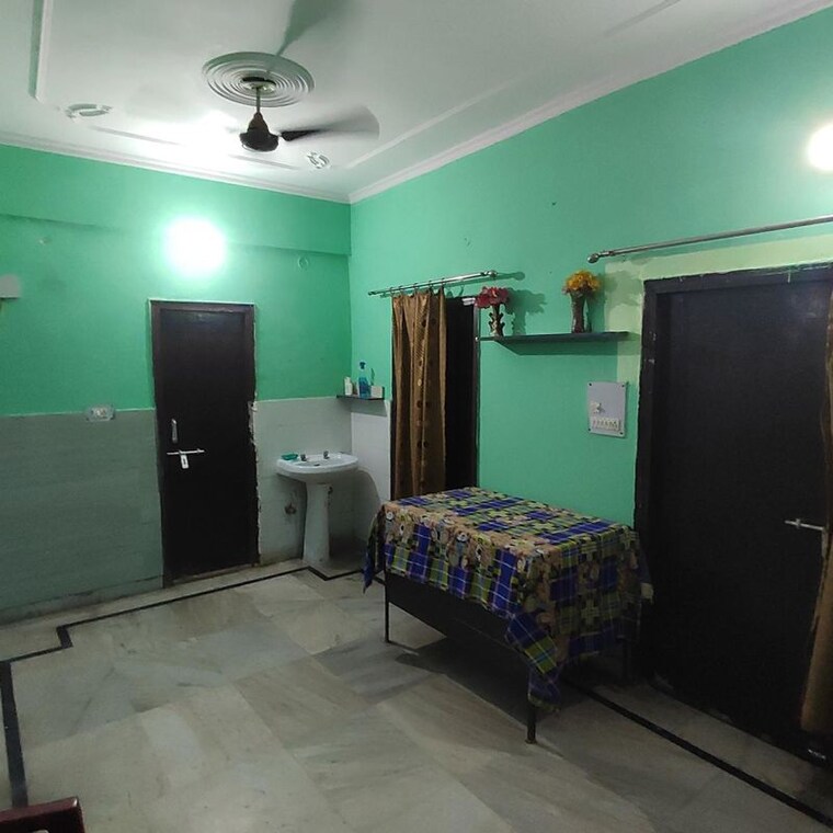 Living Room, xu iii greater noida 2 Bedroom 120 Sq.Mt. Independent House In Xu Iii Greater Noida Greater Noida 9727865