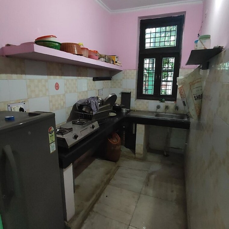 Kitchen, xu iii greater noida 2 Bedroom 120 Sq.Mt. Independent House In Xu Iii Greater Noida Greater Noida 9727865