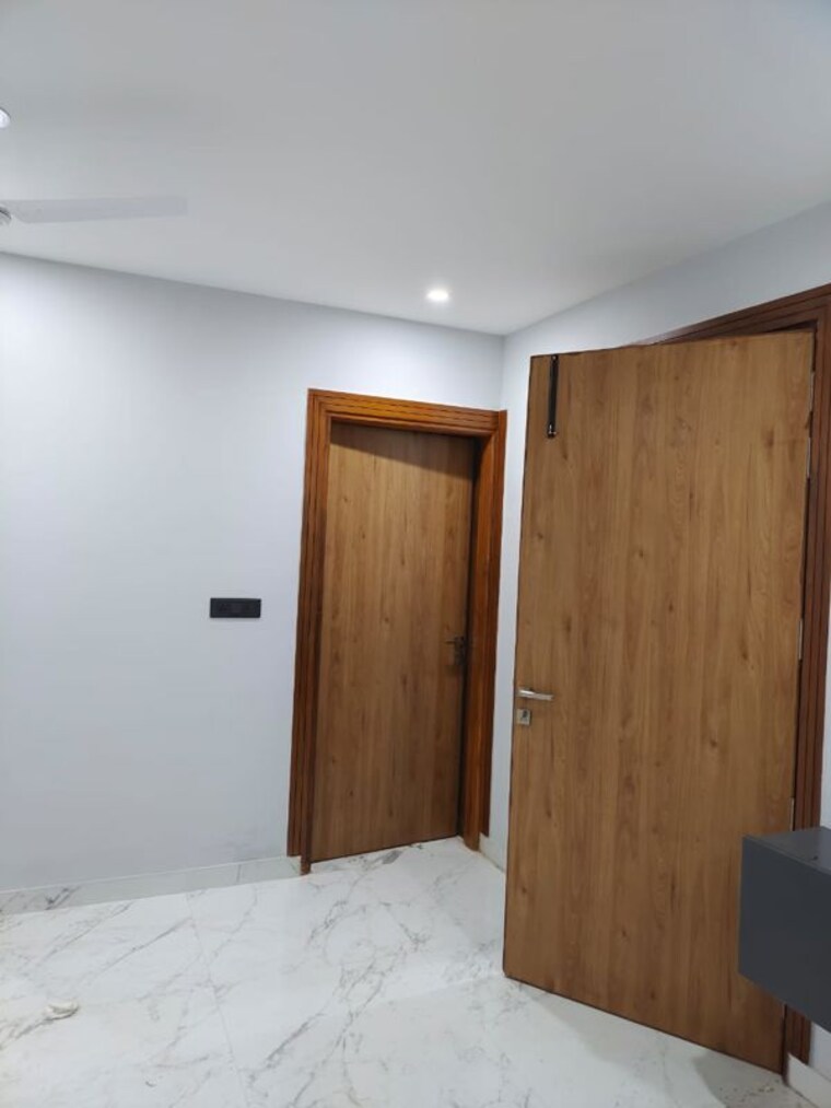 Room, sector 57 3 Bedroom 2400 Sq.Ft. Builder Floor In Sector 57 Gurgaon 9727877