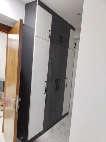 Furnished Amenities in 3 BHK Builder Floor at Sector 57 – for Rent